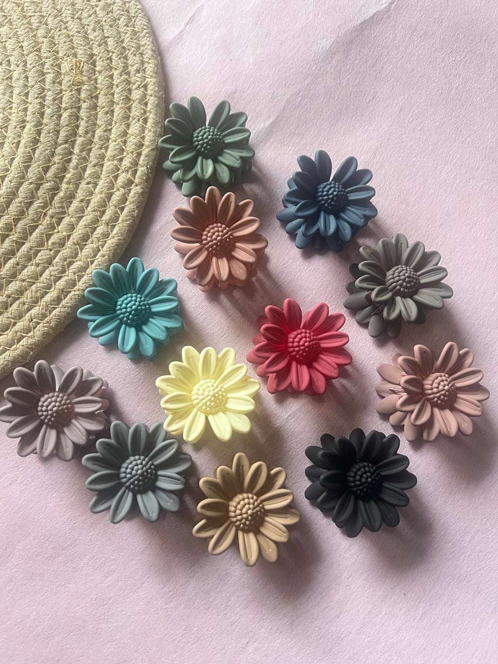 Daisy Charm Hair Clips